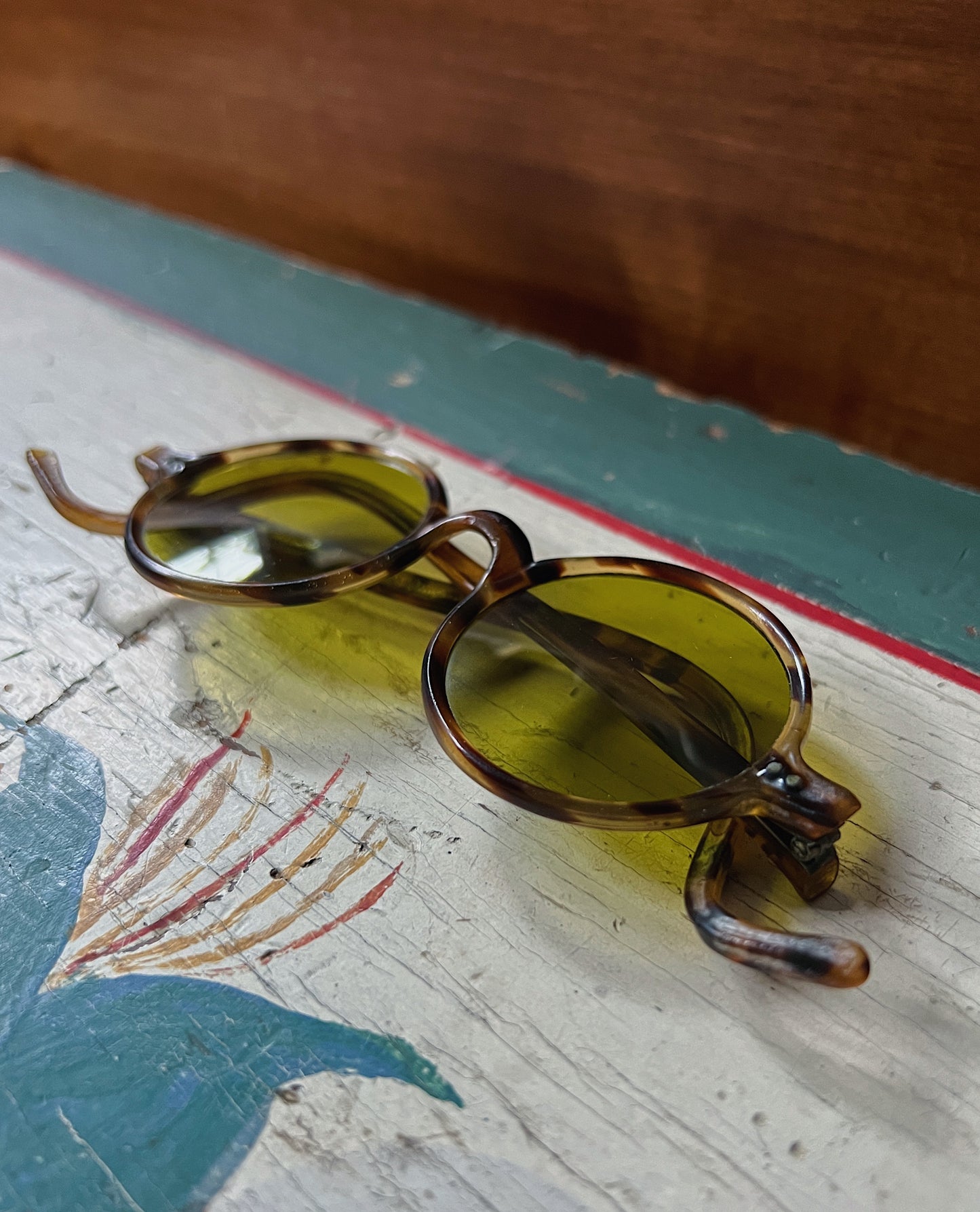 1930s Faux Tortoise Round Sunglasses With Green Lenses