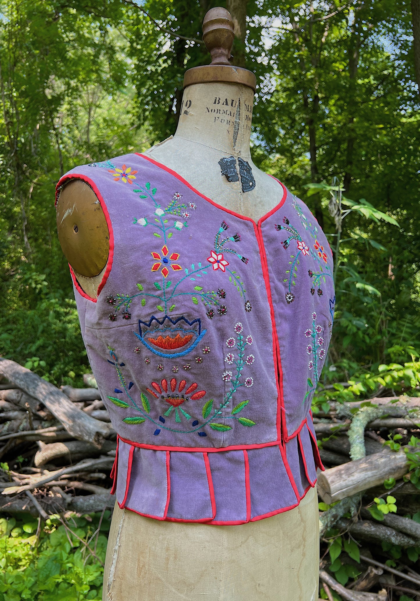 Vintage Folk Embroidered Vest With Beaded Florals