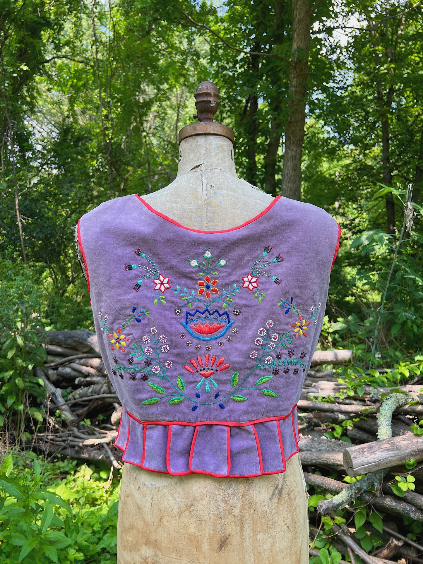 Vintage Folk Embroidered Vest With Beaded Florals